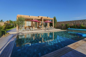 Villa Iris ,Moderne & Élégant avec Piscine &Jardin
